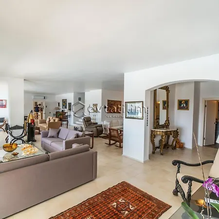 Villa Cubana By Evtatilim וילה